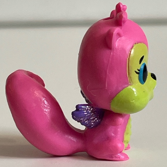 Hatchimals Colleggtibles Season 1 Pink Green Chipmunk Figure - Picture 4 of 5
